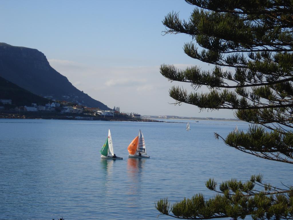 On-The-Rocks Apartment Fish Hoek Exterior photo