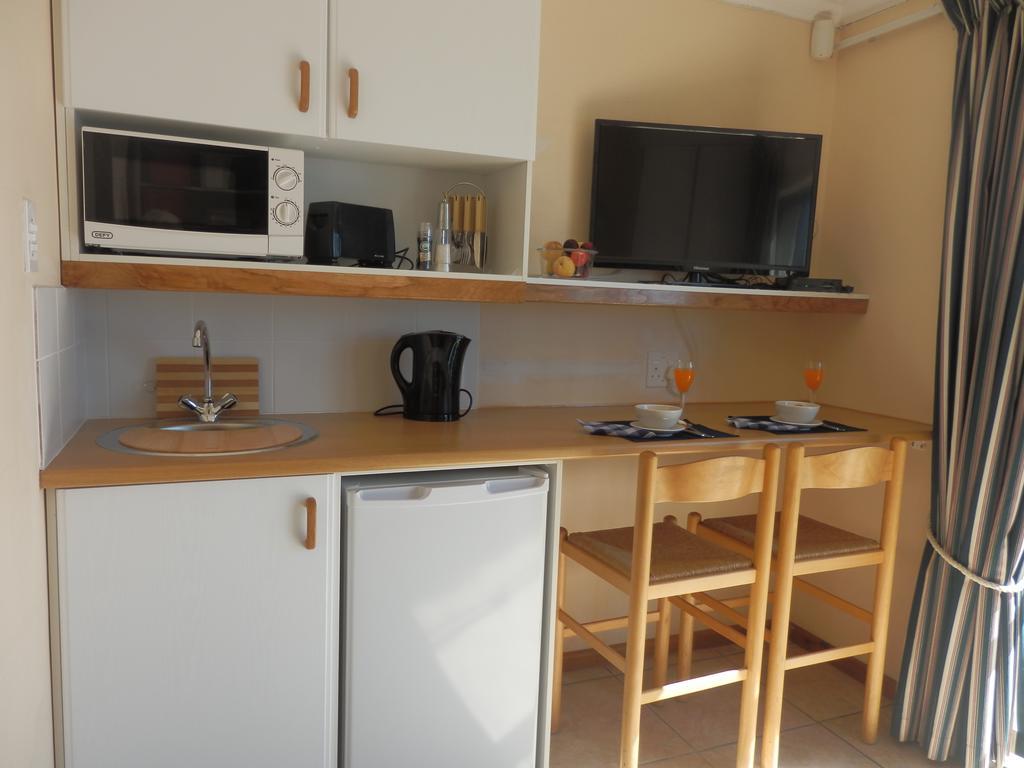 On-The-Rocks Apartment Fish Hoek Exterior photo