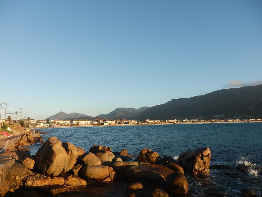 On-The-Rocks Apartment Fish Hoek Exterior photo